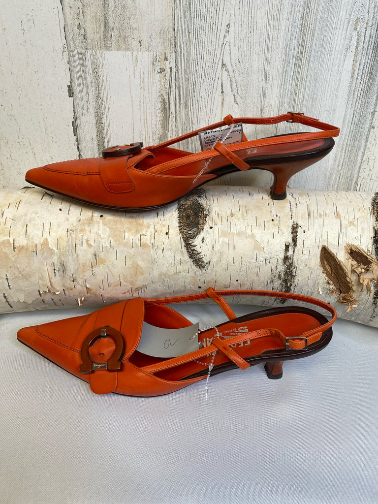 Salvatore Ferragamo Size 9 Orange Designer Shoe