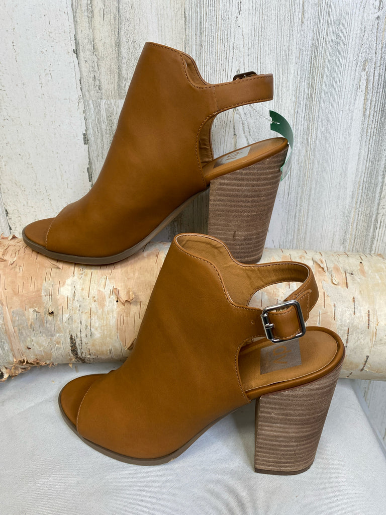 Dolce Vita Size 9.5 Camel Heels