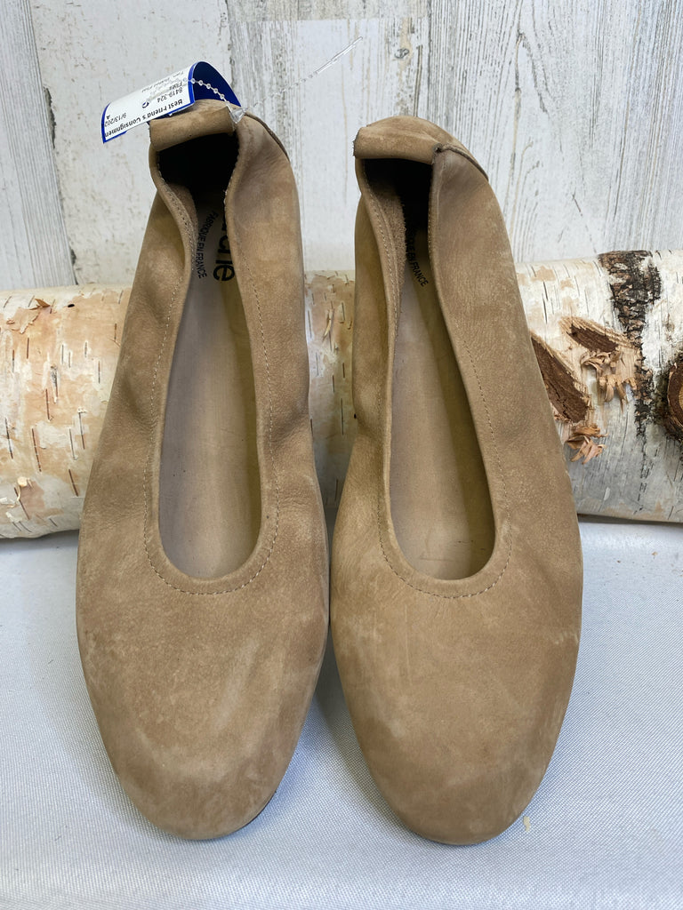 Size 41 (10/10.5) Tan Ballet Flat Flats