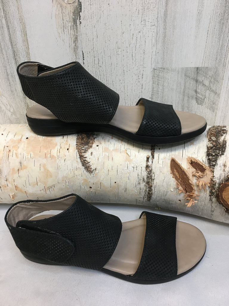 Naturalizer Size 7.5 Black Sandals