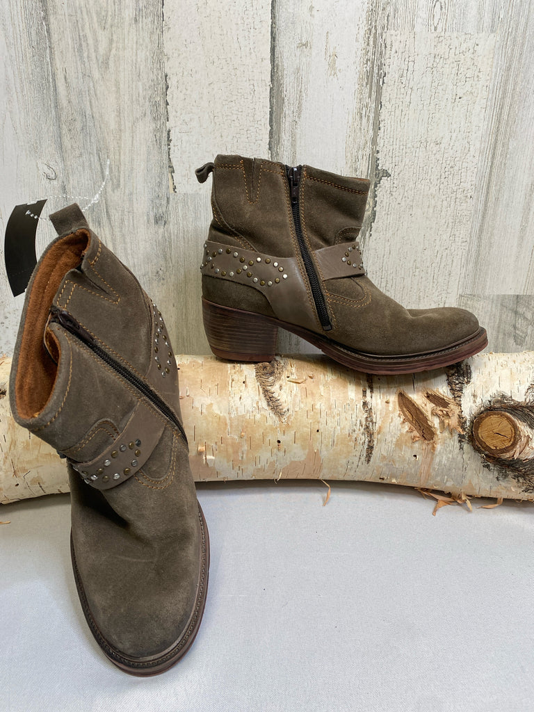 Josef Seibel Size 38 (7.5) Olive Heel Booties