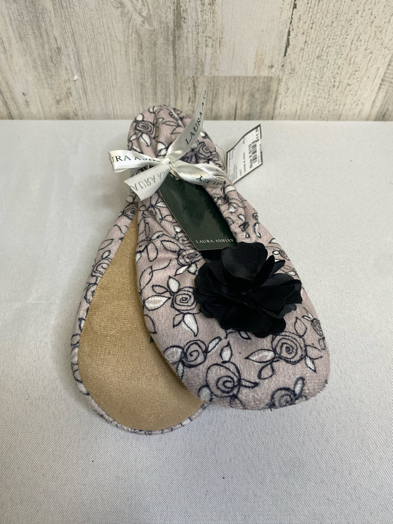 Laura Ashley Size 9.5/10 Black/Lilac Slippers