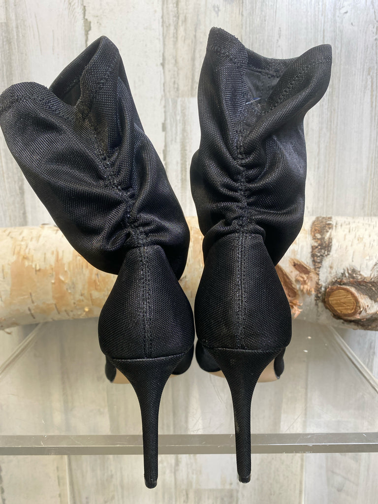 Badgley Mischka Size 9 Black Booties