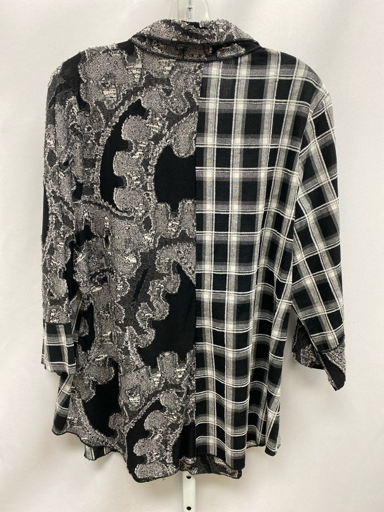 Adore Size Large Black Print 3/4 Sleeve Top