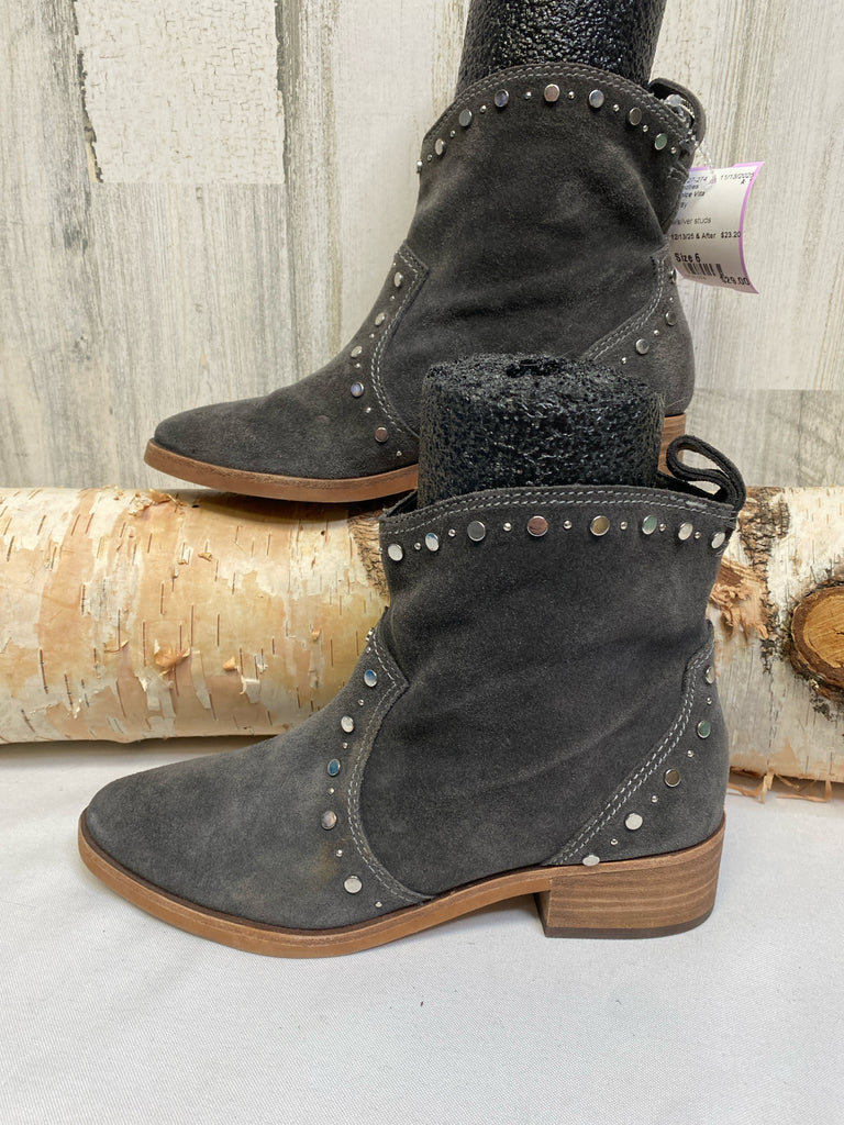 Dolce Vita Size 6 Gray Booties
