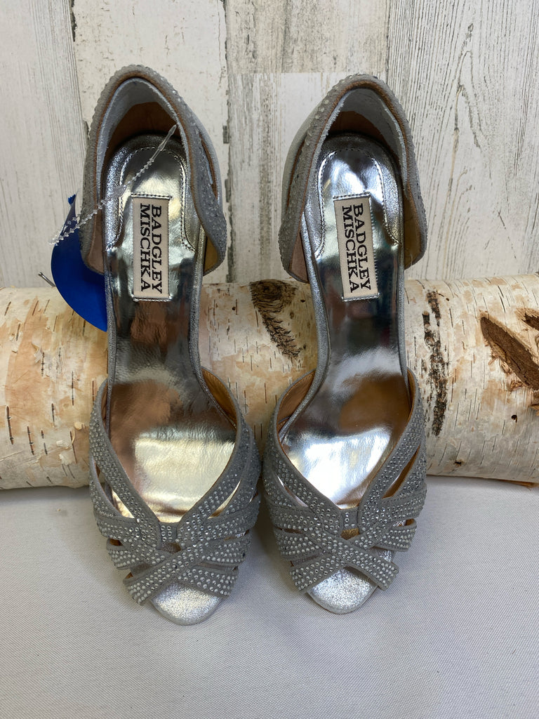 Badgley Mischka Size 7 Silver Heels