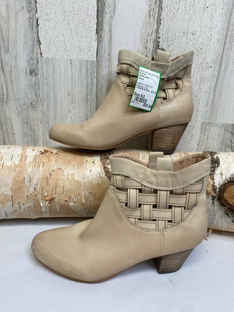 corso como Size 6.5 Beige Booties