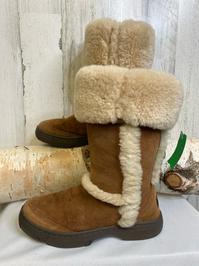 Ugg Size 7 Tan Boots