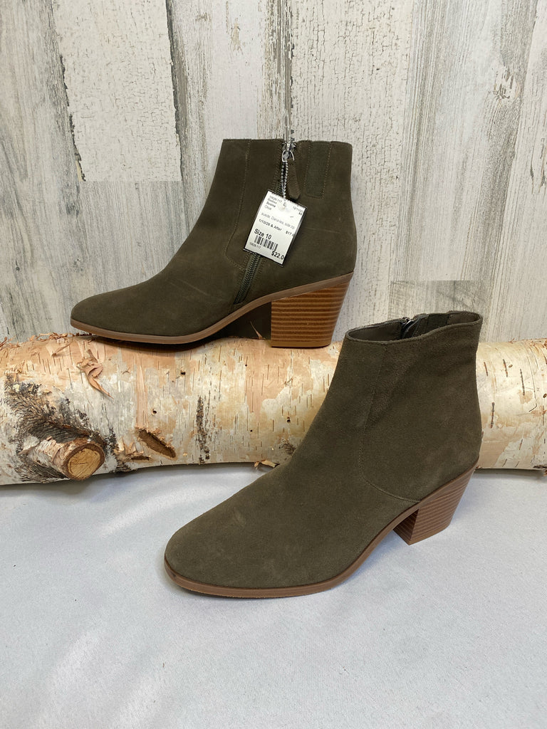 Susina Size 10 Olive Booties
