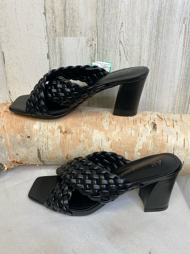Anne Klein Size 10 Black Heels