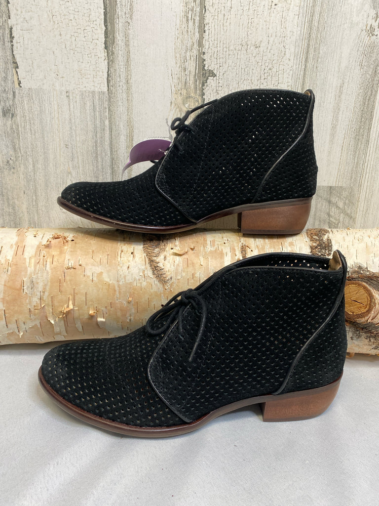 Latigo Size 8.5 Black Booties