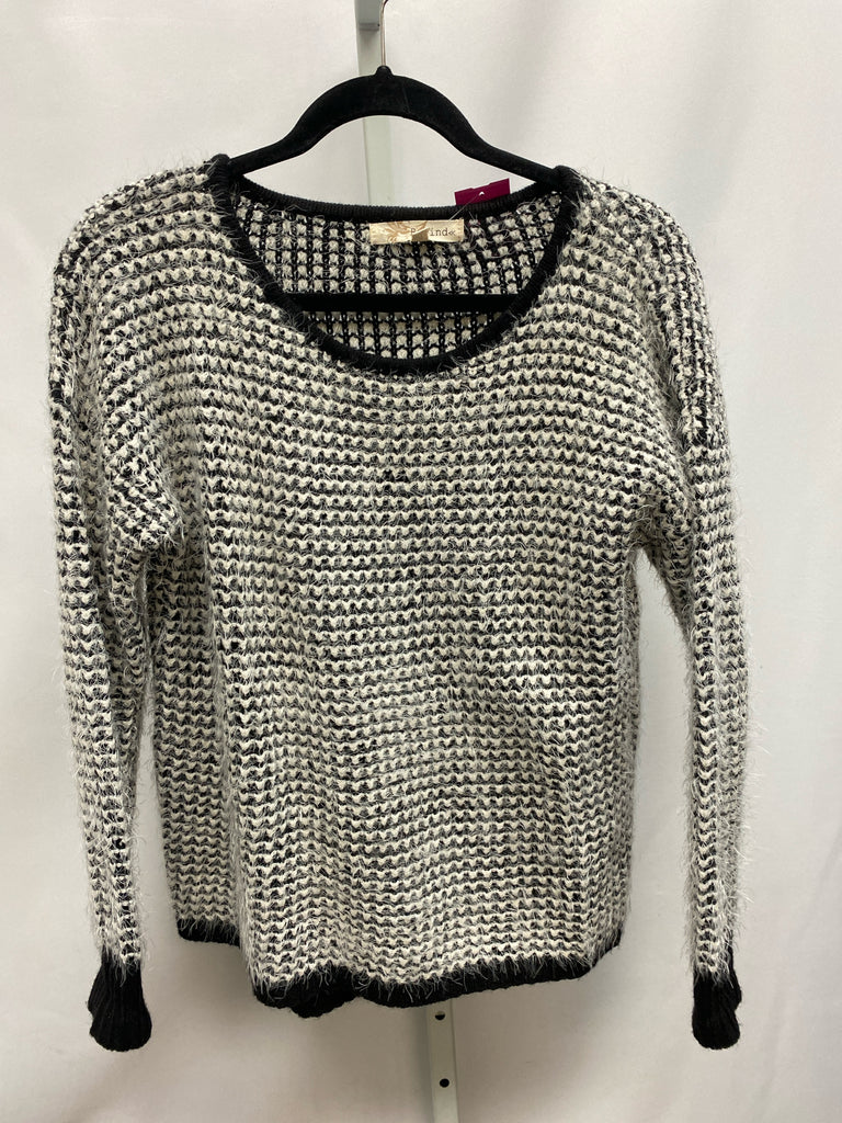 Rewind Size Medium Black/White Long Sleeve Sweater