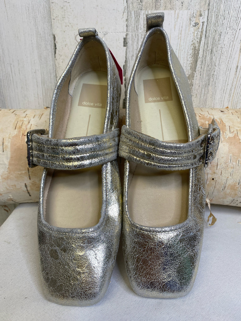 Dolce Vita Size 6 Silver Flats