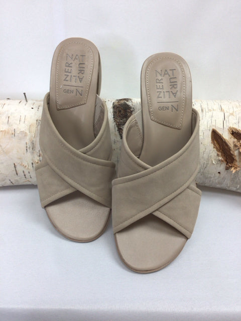 Naturalizer Size 6.5W Tan Sandals