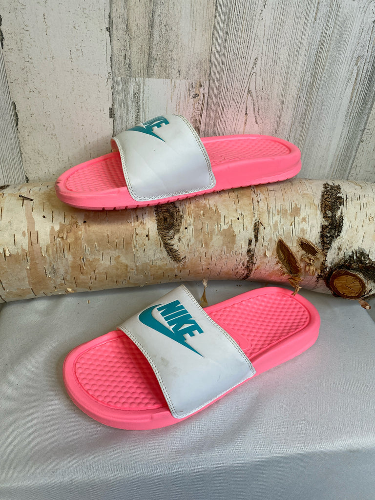 Nike Size 8 Pink/White Sandals