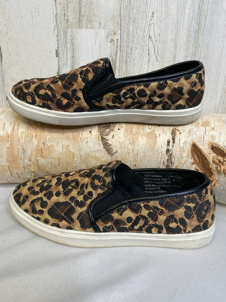 Time and Tru Size 8 Animal Print Sneakers