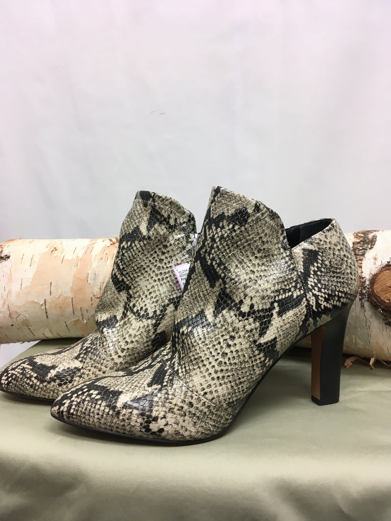 Franco Sarto Size 7.5 Animal Print Booties