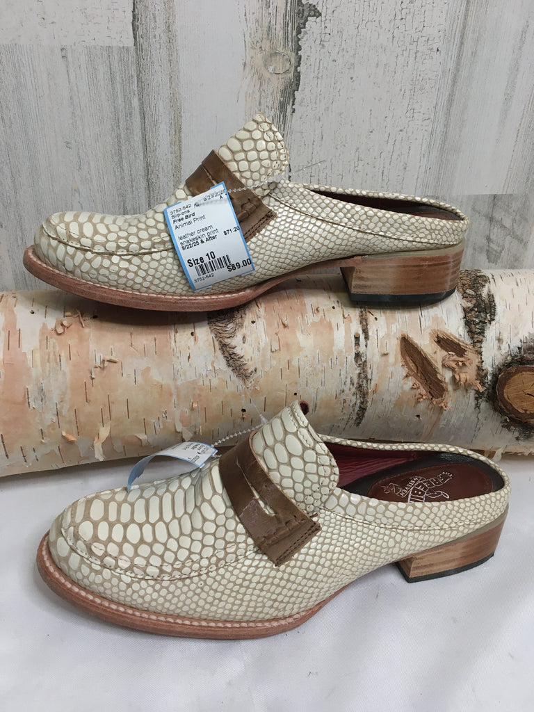 Free Bird Size 10 Animal Print Slip-ons