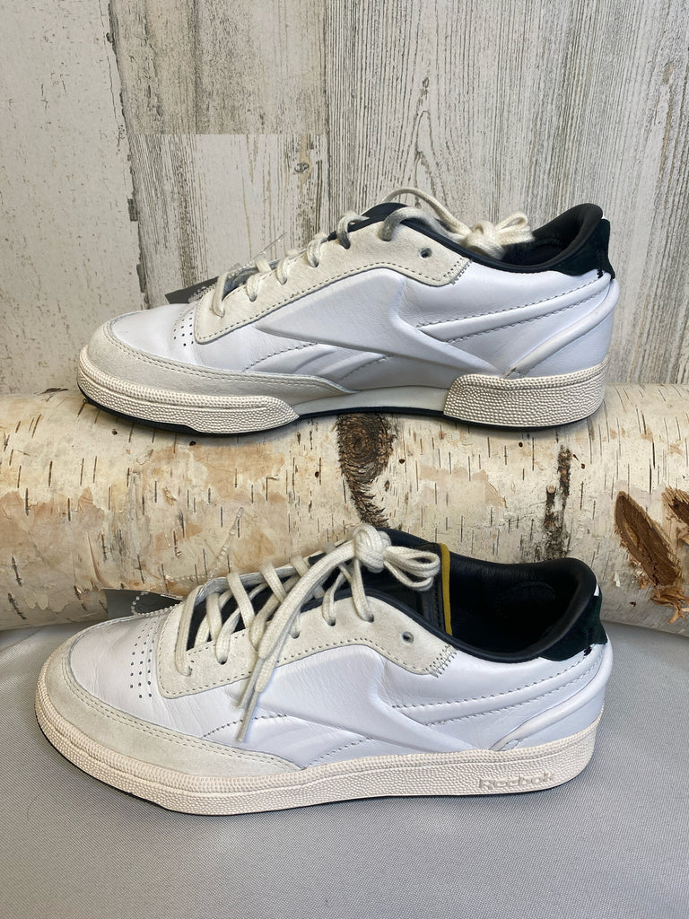 Reebok Size 5 White/Black Sneakers