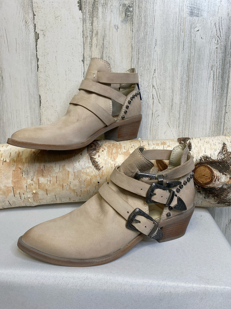 Dolce Vita Size 8 Tan Booties