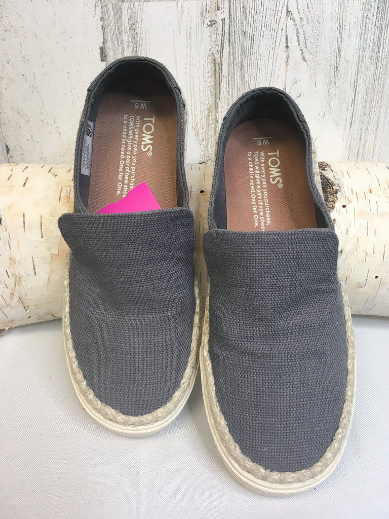 Toms Size 5 Gray Sneakers