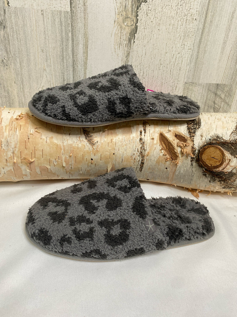 Barefoot Dreams Size M Gray Animal Slippers