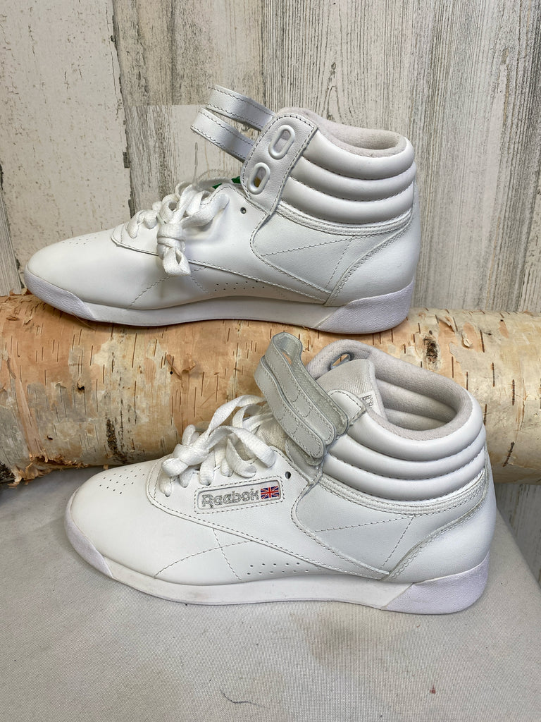 Reebok Size 7.5 White Sneakers