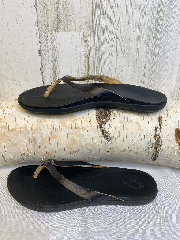 OluKai Size 7 Black Sandals