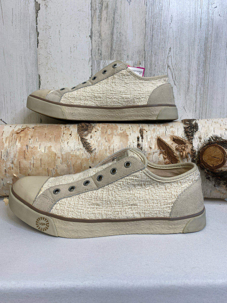 Ugg Size 8.5 Cream Sneakers