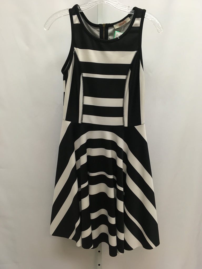 Size Small pomelo Black/White Sleeveless Dress