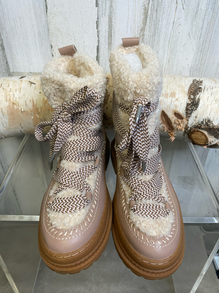 Splendid Size 8 Taupe Boots