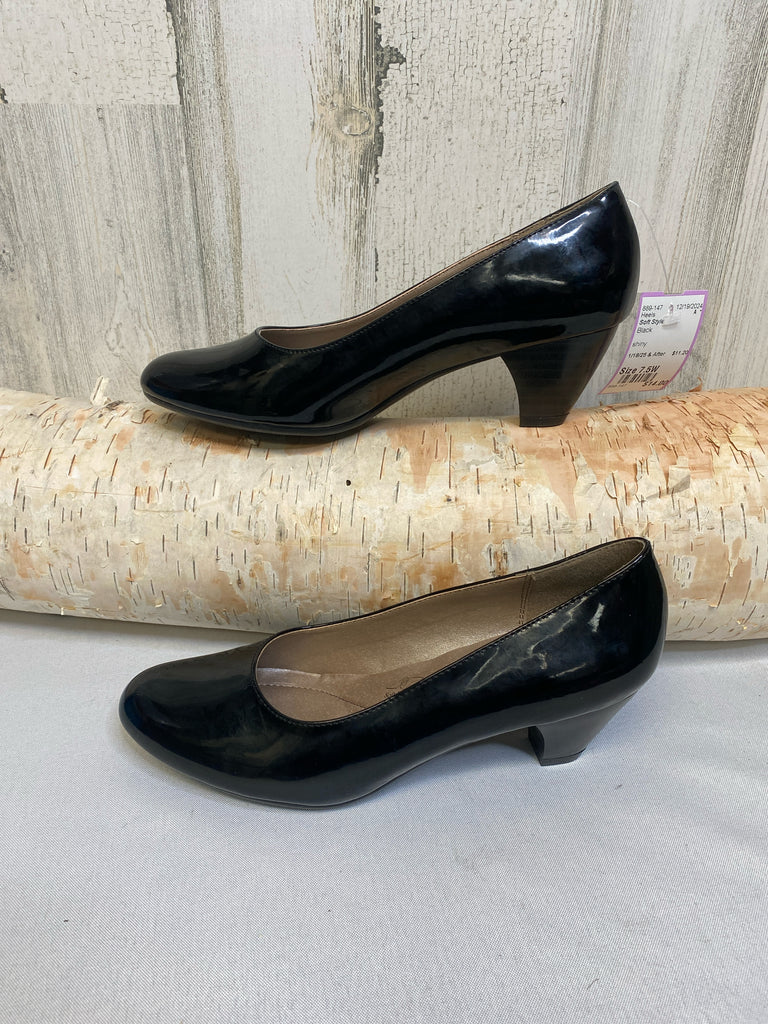 Soft Style Size 7.5W Black Heels