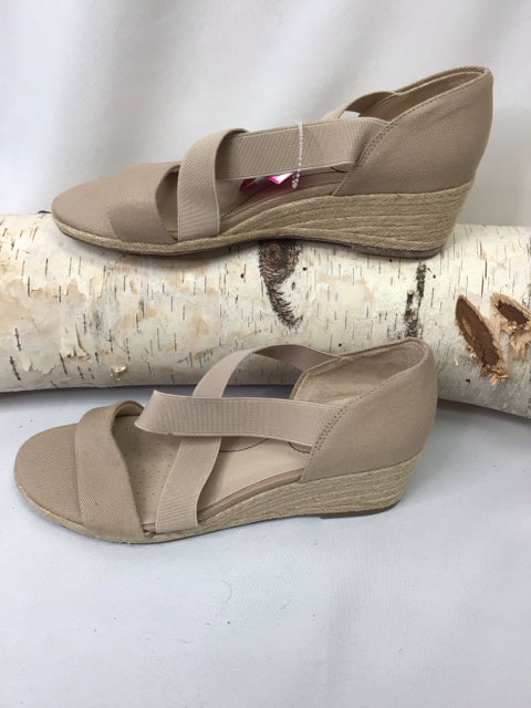 Life Stride Size 9 Tan Wedge