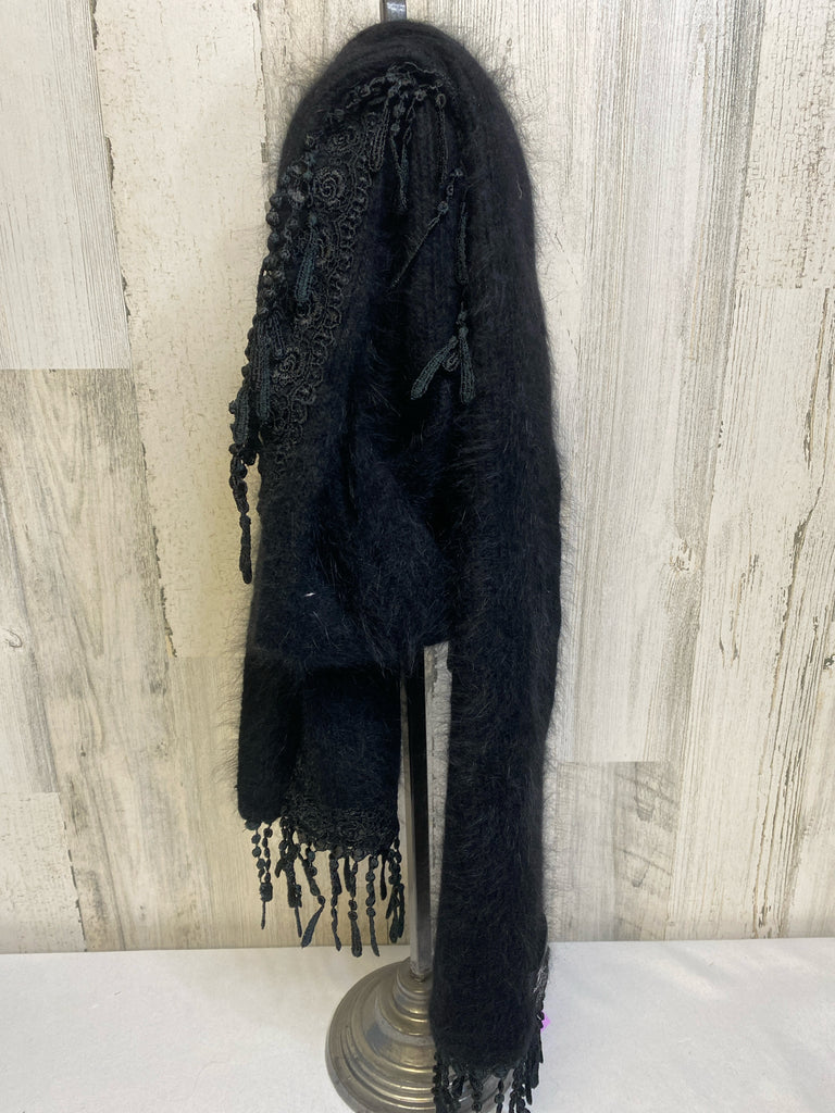 Black Scarf