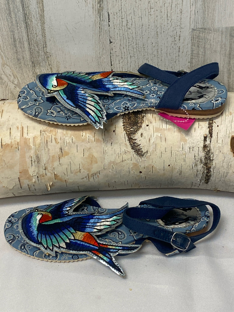 Size 39 (8/8.5) Blue Print Sandals