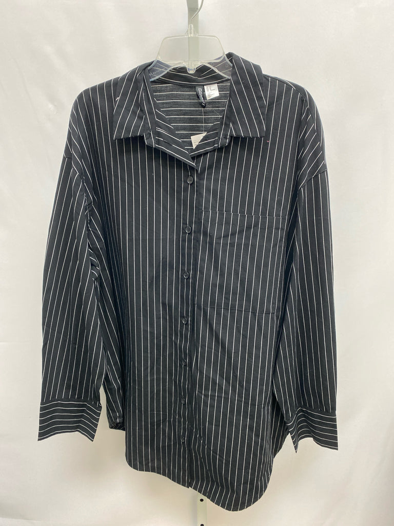 Divided Size Medium Black stripe Tunic