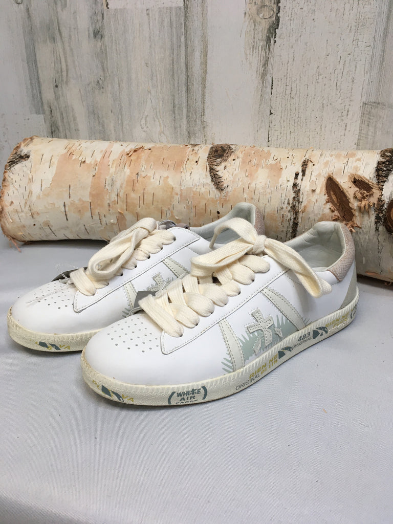 PremiaTa Size 37 (7) White Sneakers