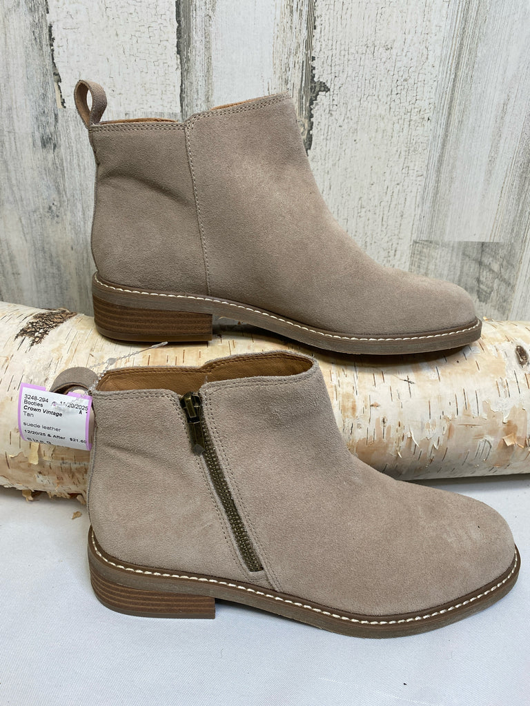 Crown Vintage Size 9 Tan Booties