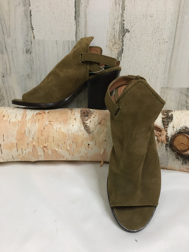 Frye Size 10 Olive Heels