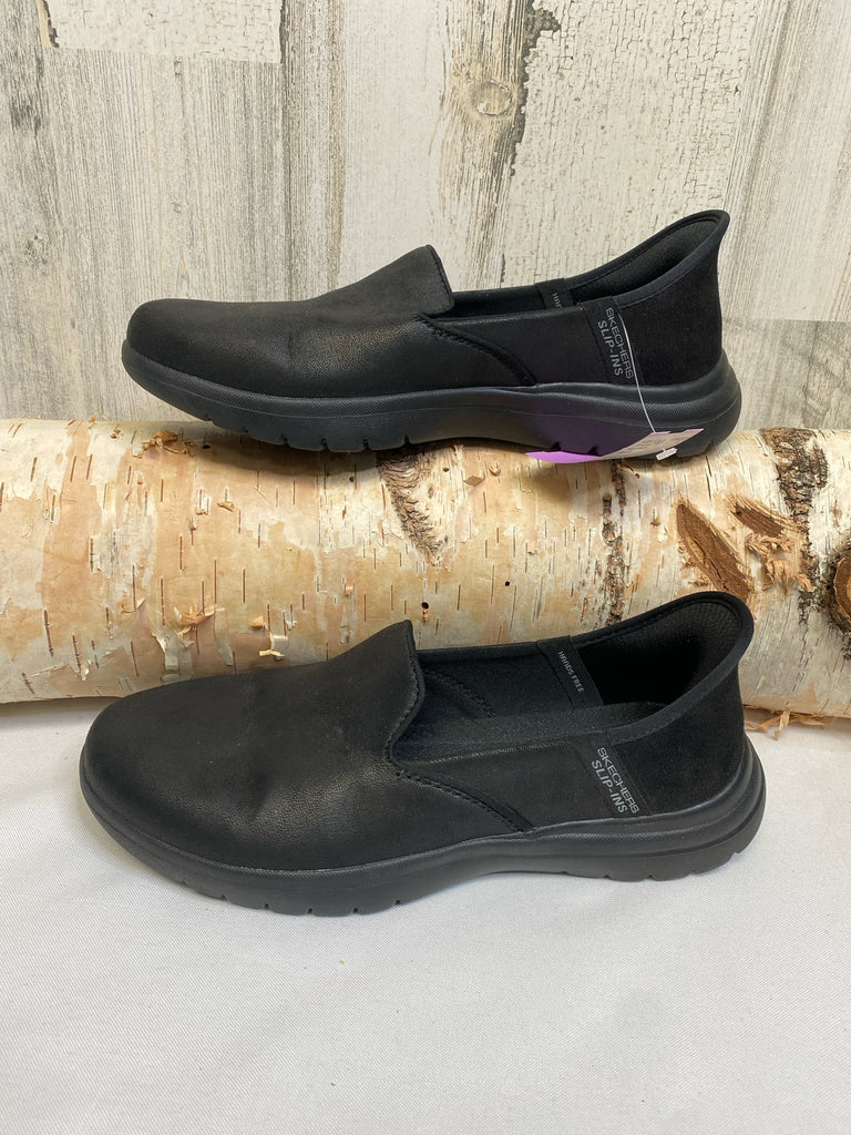 Skechers Size 7 Black Slip-ons