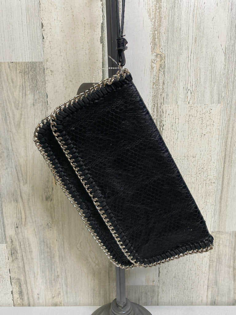 Inzi Black Clutch