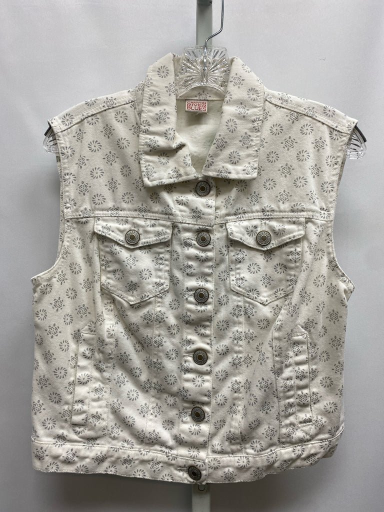 Canyon River Blues Size Medium Cream Vest/Top