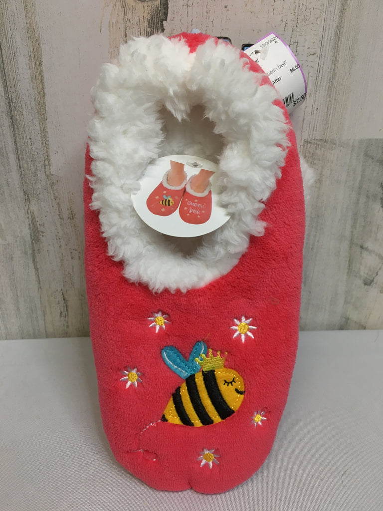 snoozies! Size L Hot Pink Slippers