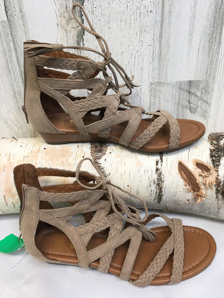 Sonoma Size 8.5 Tan Sandals