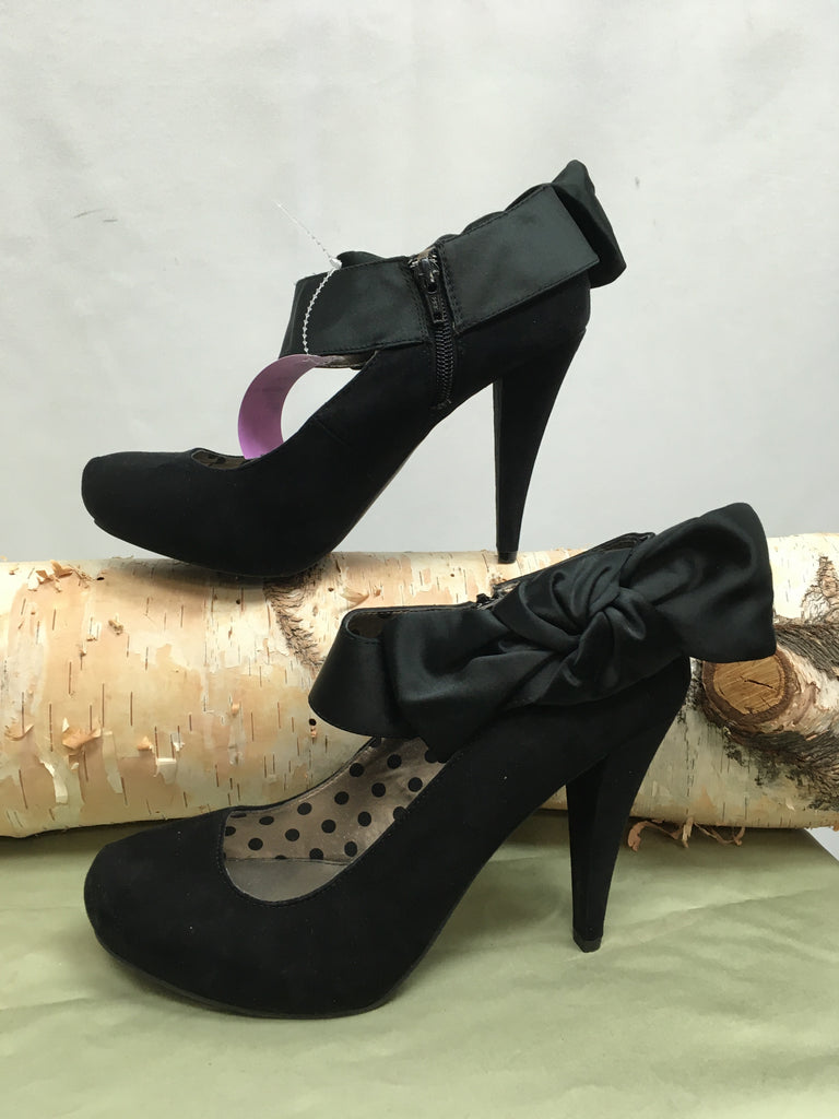 Fergalicious Size 7 Black Heels