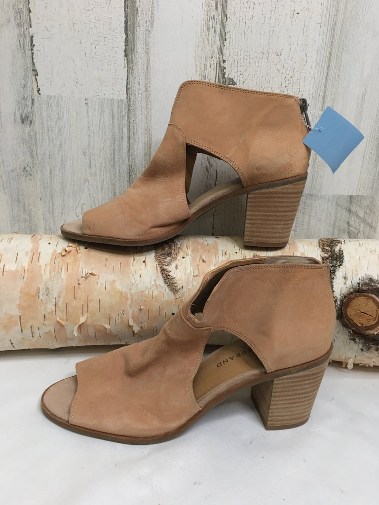 Lucky Brand Size 9.5 Tan Heels