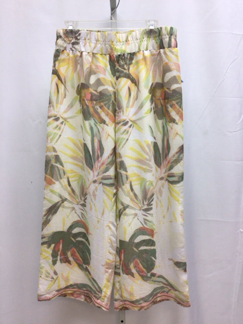 New Direction Size Medium White Floral Pants