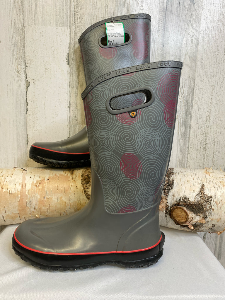 Size 8 Gray Print Rain Boots