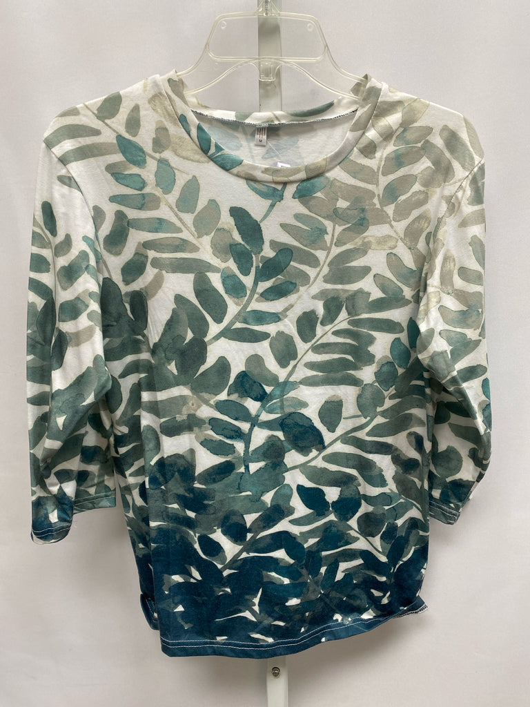 Size Medium Cream Print 3/4 Sleeve Top