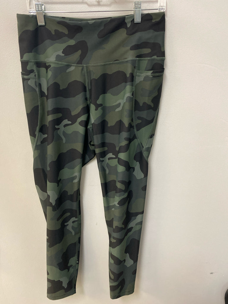 Old Navy Green Camo Athletic Pant